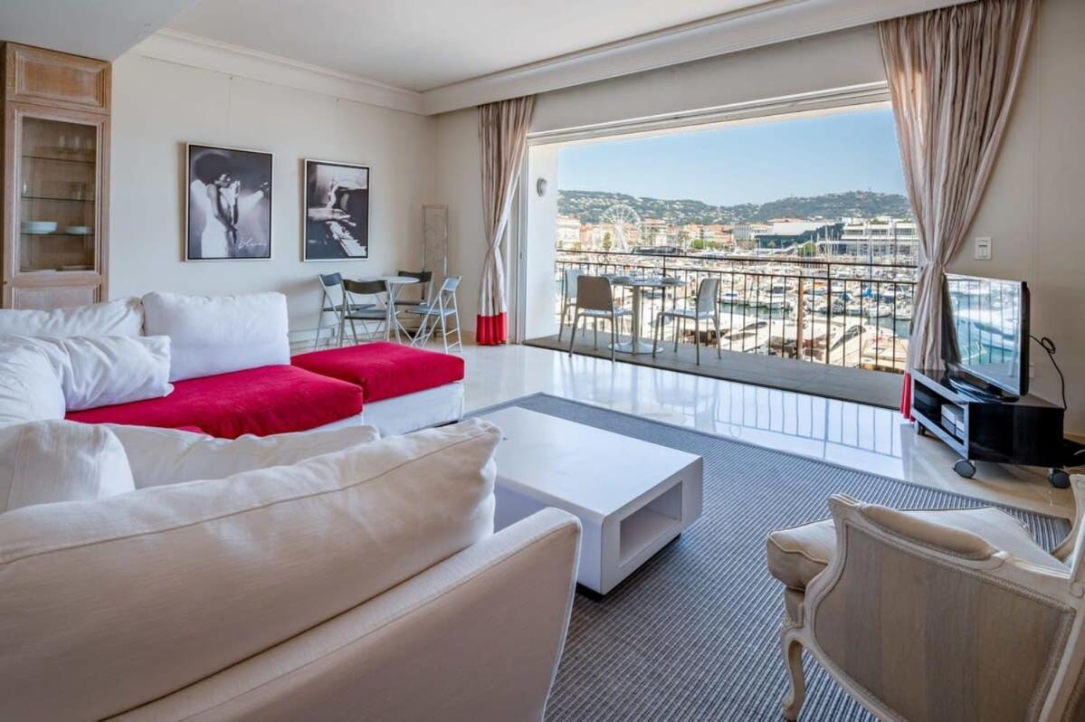 C096-apt Overlooking The Old Port The View Is Magical Apartamento Cannes